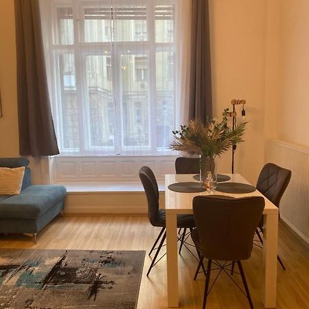Blue Danube Apartment Downtown With Free Parking Budapest Bagian luar foto